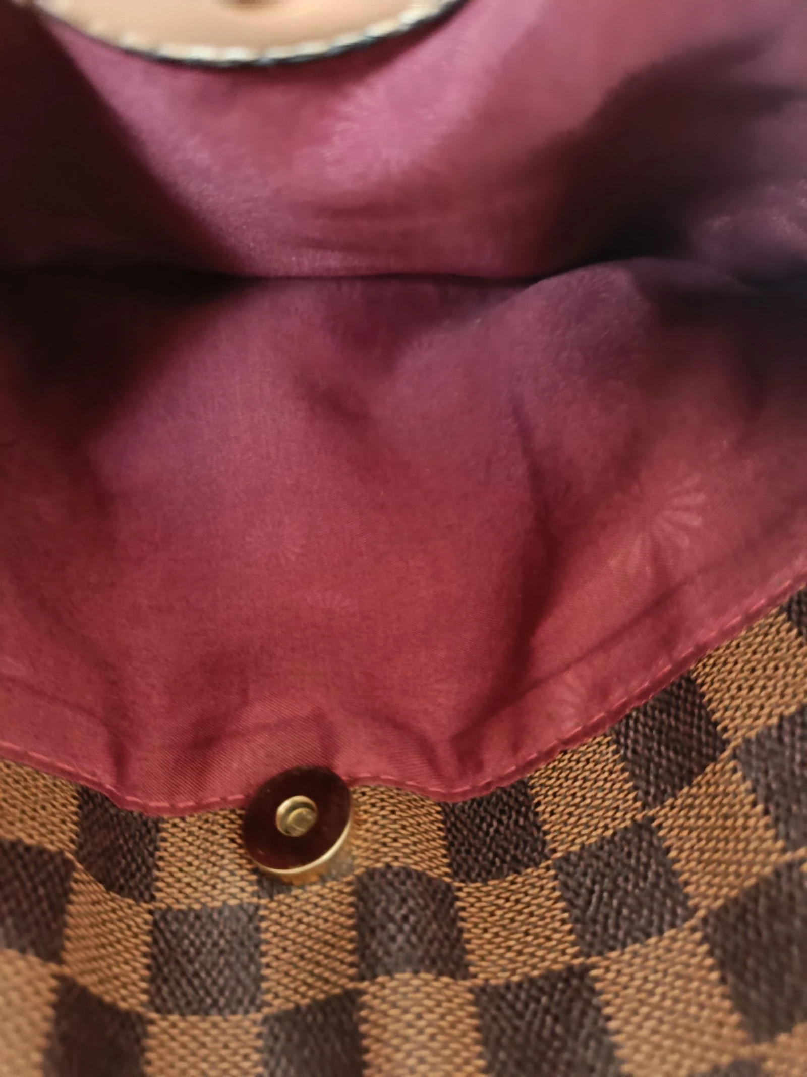 Bolso bandolera plana estampado cuadros tonos marrón y beige – photo 5